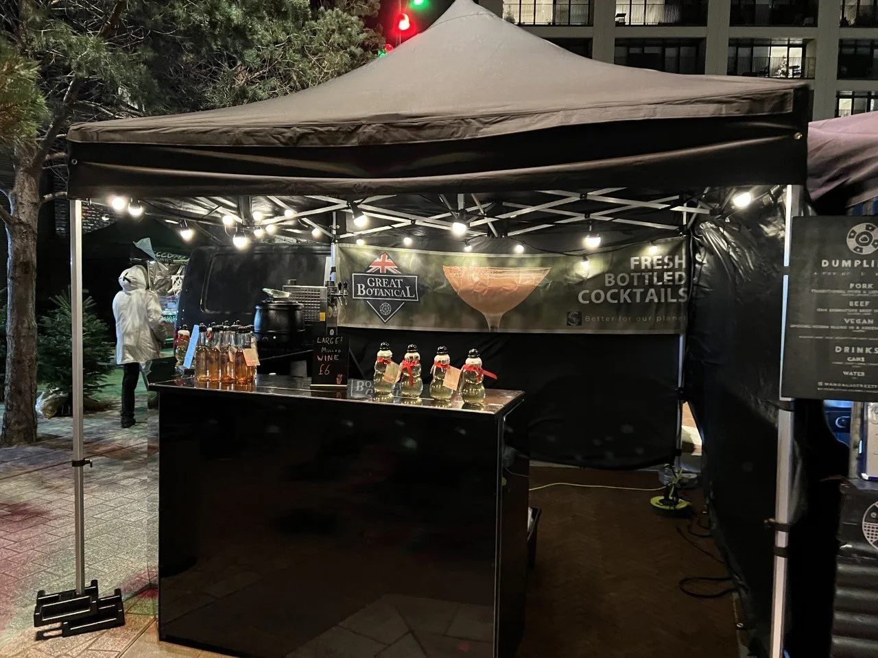 3x3m cocktail bar stall at night